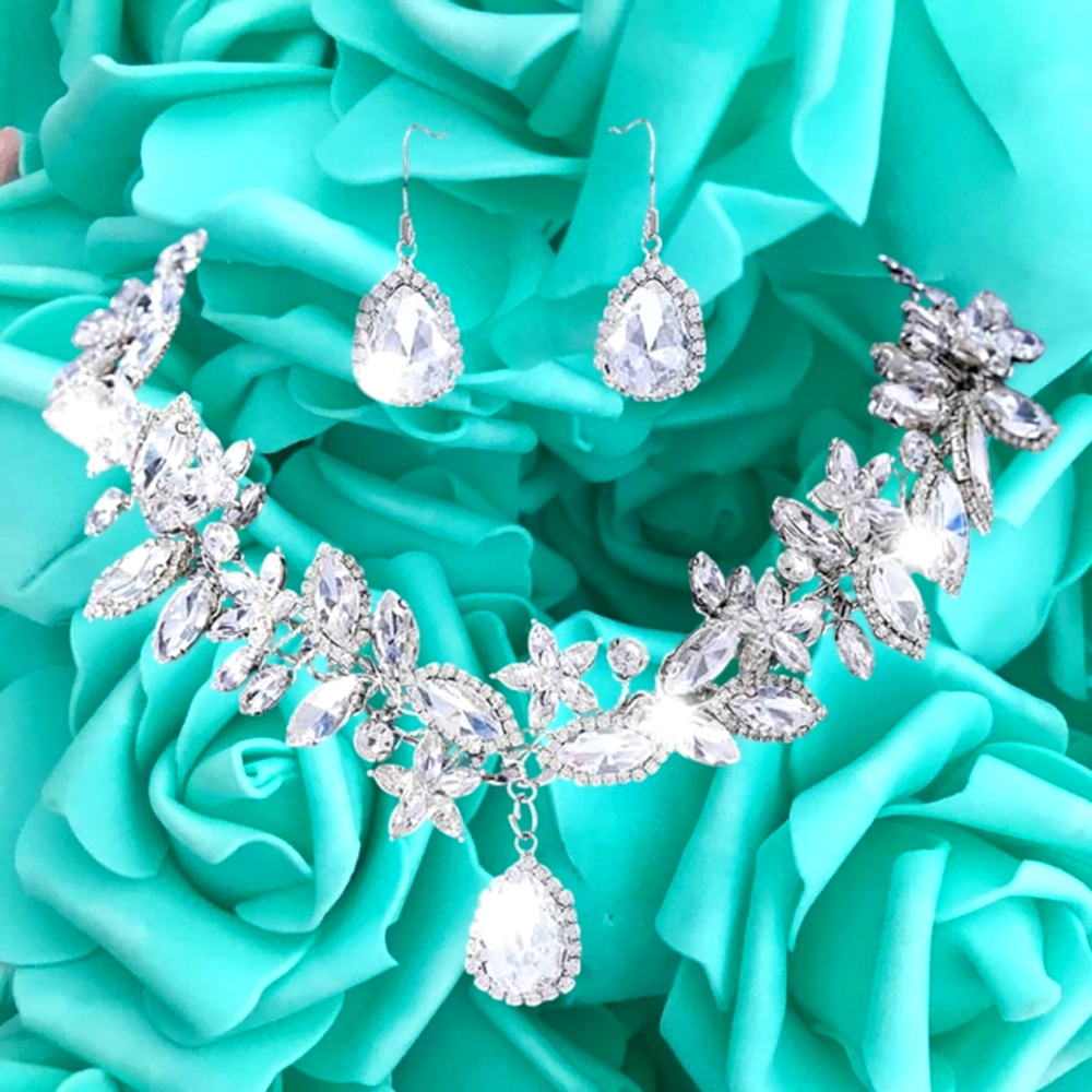 Elegant Crystal Necklace and Earring Set